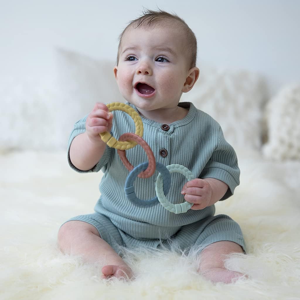 Itzy Ritzy Linking Ring Set, Teething Rings for Babies, Set of 8 (Rainbow)