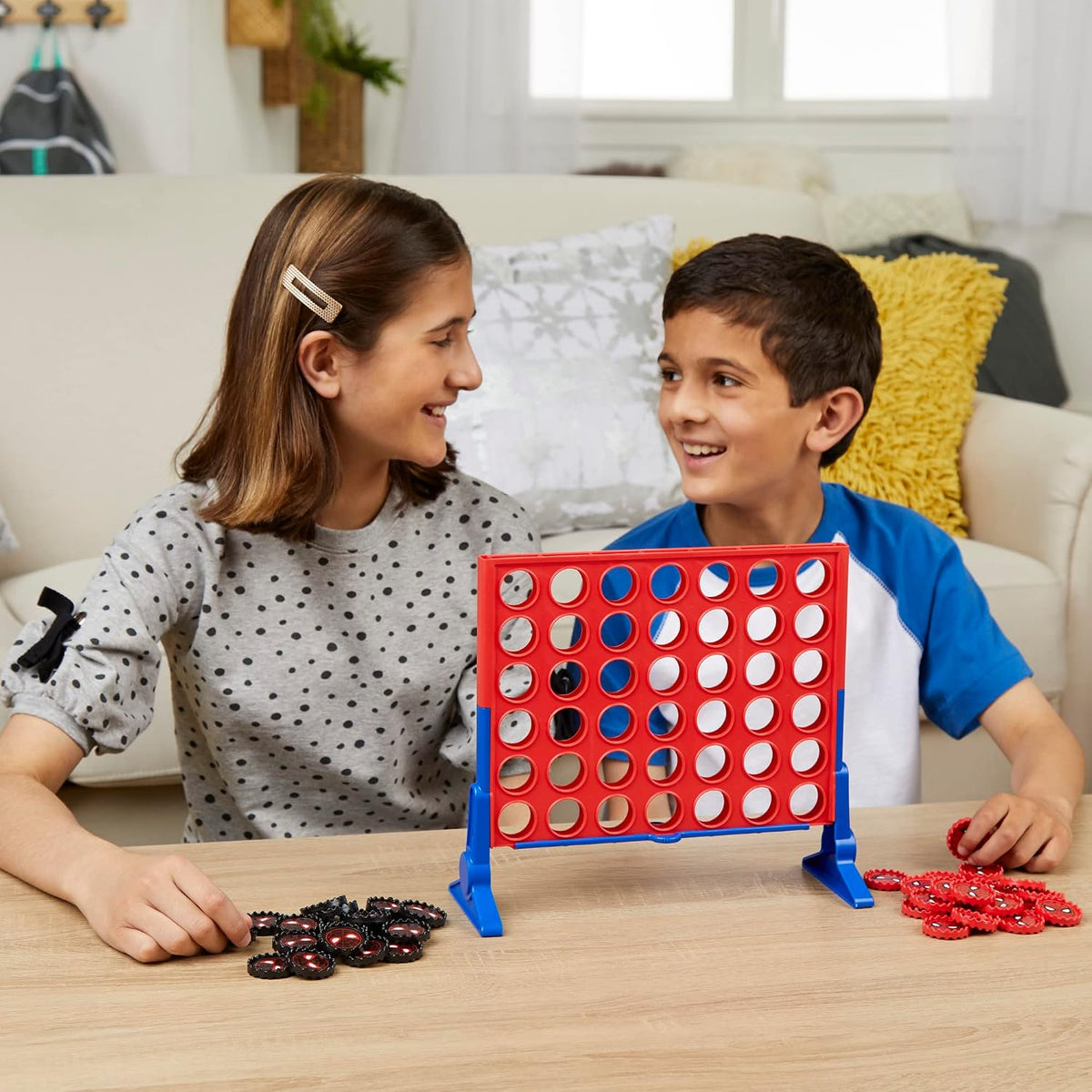 Hasbro Gaming Connect 4 Marvel Spider-Man Edition, Strategy Board Game for 2 Players, Ages 6 and Up (Amazon Exclusive)